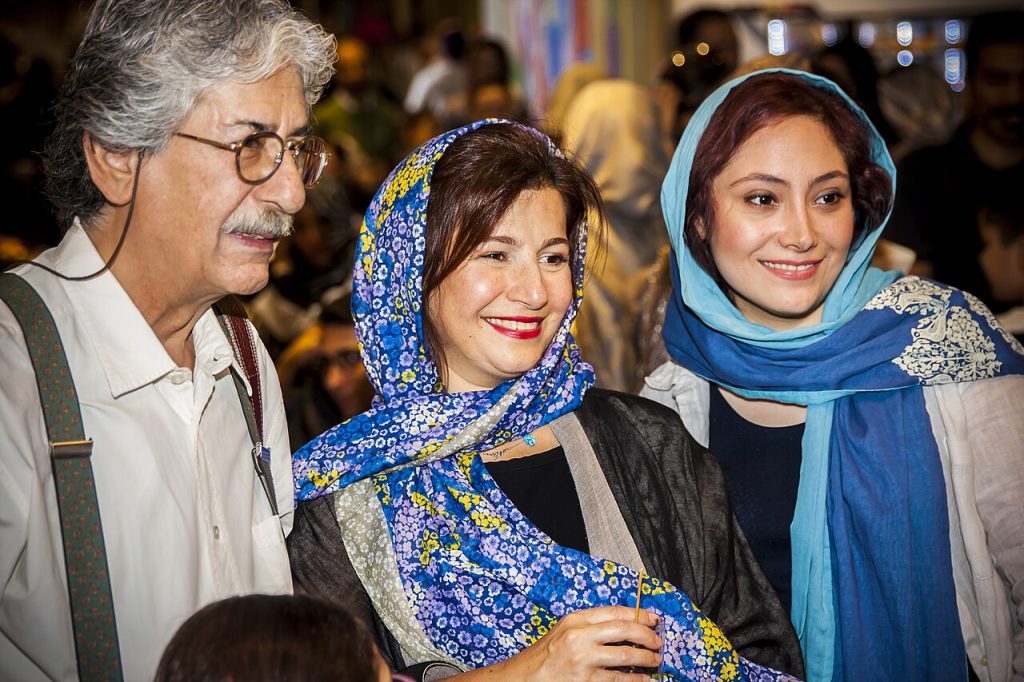 بیوگرافی لیلی رشیدی، راوی حدود ۵۰ قصه صوتی آیقصه و مجموعه شهر آیقصه؛ با معرفی شخصیتها، گویندگان و جایزه فیل فیدبو برای بهترین مجموعه صوتی کودکونوجوان.